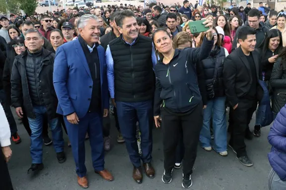 figueroa-y-gaido-inauguran-300-cuadras-de-asfalto-en-el-barr