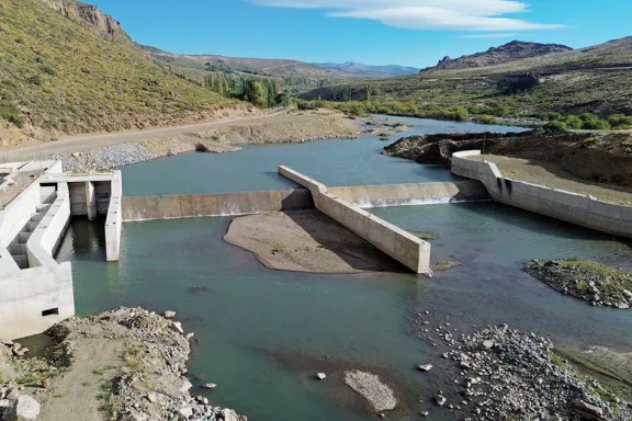 el-epen-avanza-al-40-en-la-interconexion-de-la-microcentral-