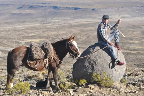 la-piedra-redonda-de-aguada-del-chacay-el-tesoro-turistico-q