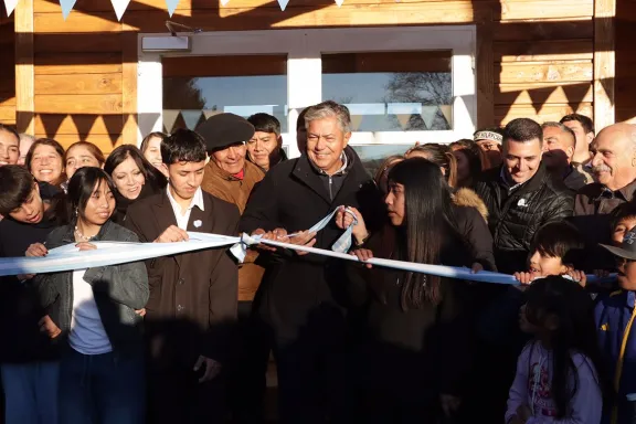 figueroa-inaugura-cpem-109-en-chorriaca-y-anuncia-gas-para-e