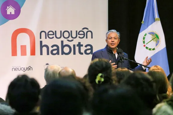 figueroa-entrego-30-escrituras-en-junin-de-los-andes-y-abrio