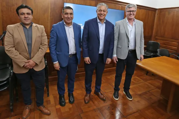 figueroa-presenta-obras-energeticas-e-infraestructura-en-com
