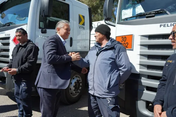 figueroa-refuerza-vialidad-con-equipos-para-sostener-la-red-