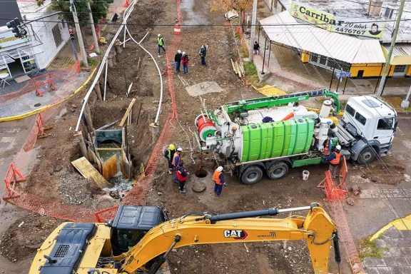 epas-interviene-de-emergencia-el-colector-cloacal-de-copahue