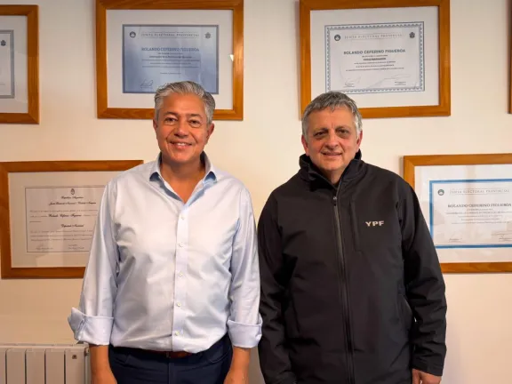 neuquen-entrega-cinco-areas-no-convencionales-a-ypf-para-el-