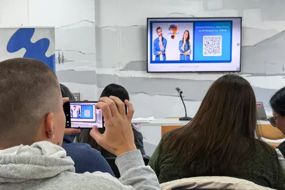 neuquen-capacita-a-jovenes-emprendedores-en-inteligencia-art