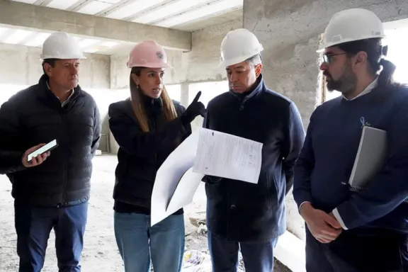 figueroa-recorrio-la-obra-del-centro-de-salud-de-valentina-s