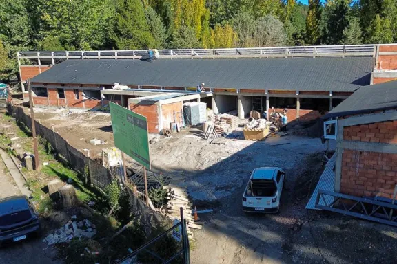 nuevo-edificio-escolar-en-san-martin-de-los-andes-avanza-al-