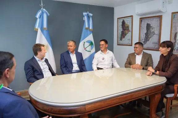 phoenix-dona-125-millones-para-terminar-el-cuartel-de-bomber