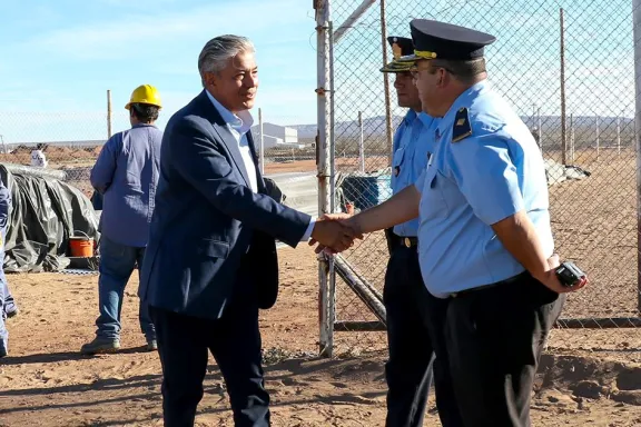 figueroa-lanzo-la-construccion-del-nuevo-pabellon-de-maxima-