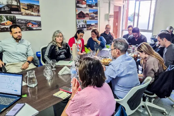 neuquen-articula-con-organizaciones-sociales-para-atender-a-