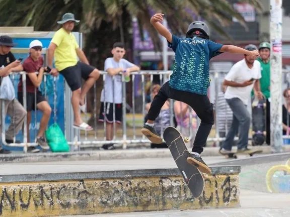 deportes-urbanos-llevan-a-la-pista-a-jovenes-neuquinos-rumbo