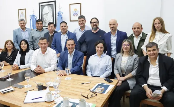 figueroa-integra-a-intendentes-de-vaca-muerta-en-presupuesto