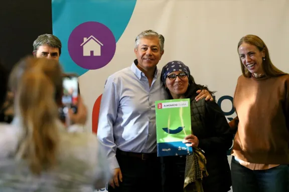 figueroa-entrego-73-escrituras-en-san-martin-de-los-andes-y-