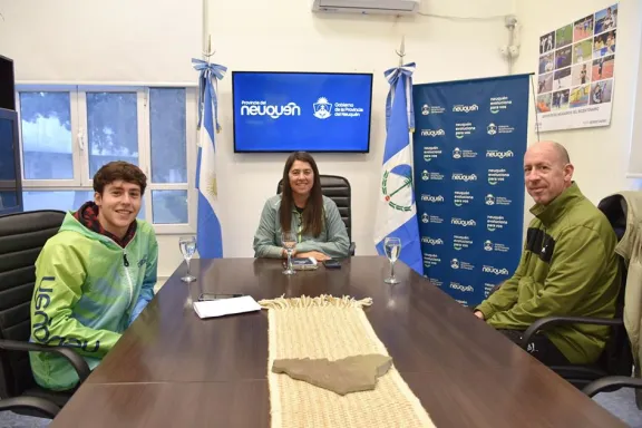 jouglard-el-nadador-neuquino-que-apunta-al-mundial-junior-de