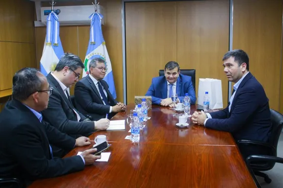 indonesia-busca-alianza-energetica-con-neuquen-para-gnl-y-ge