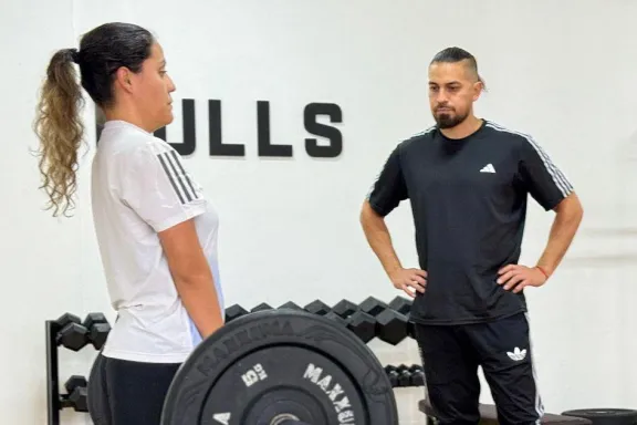 bulls-un-profesor-neuquino-abrio-su-gimnasio-con-credito-pro