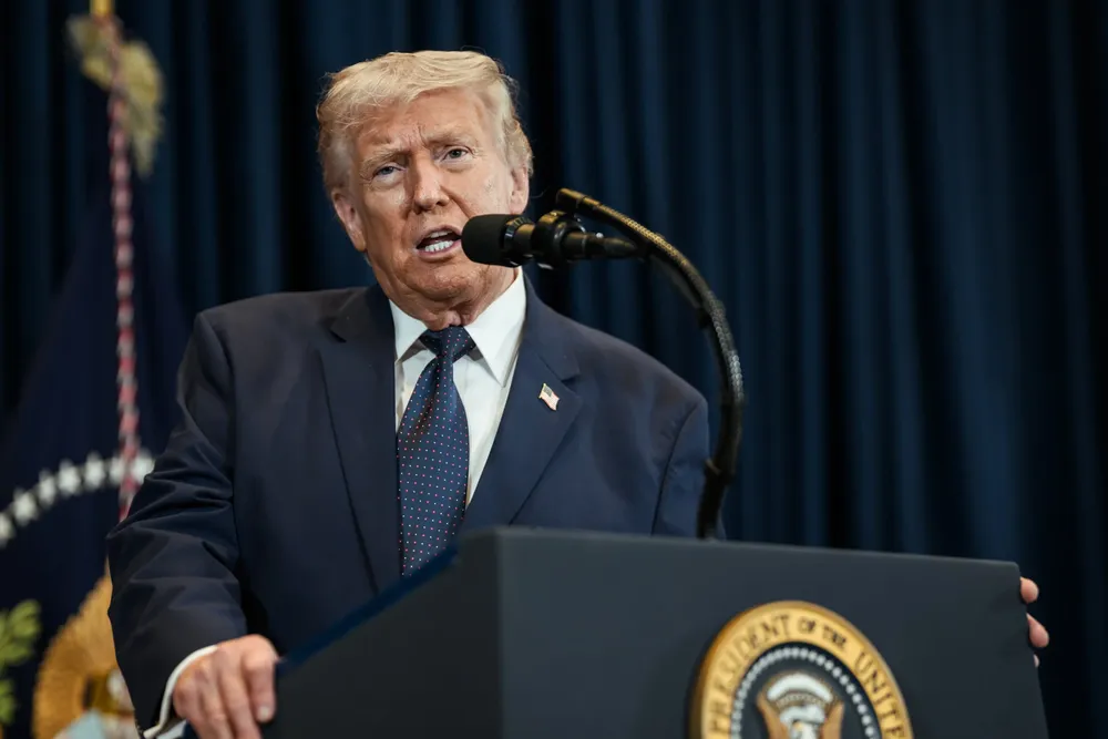 el-petroleo-cierra-al-alza-por-tensiones-entre-eeuu-e-iran-y