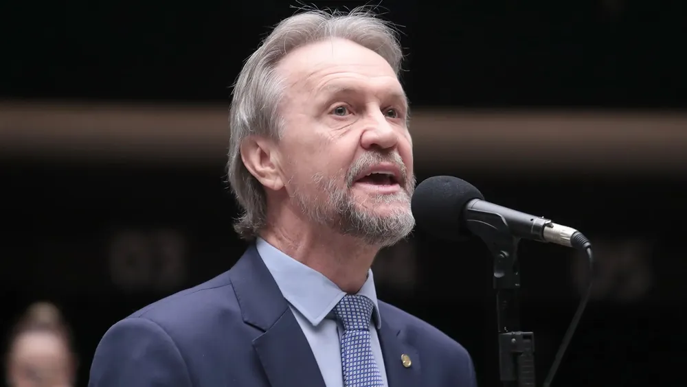 el-gigante-sudamericano-debate-la-estatizacion-y-el-regimen-